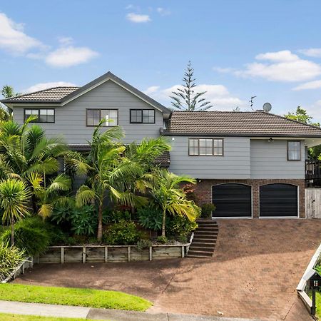 Villa With Pool In Browns Bay Auckland Bagian luar foto