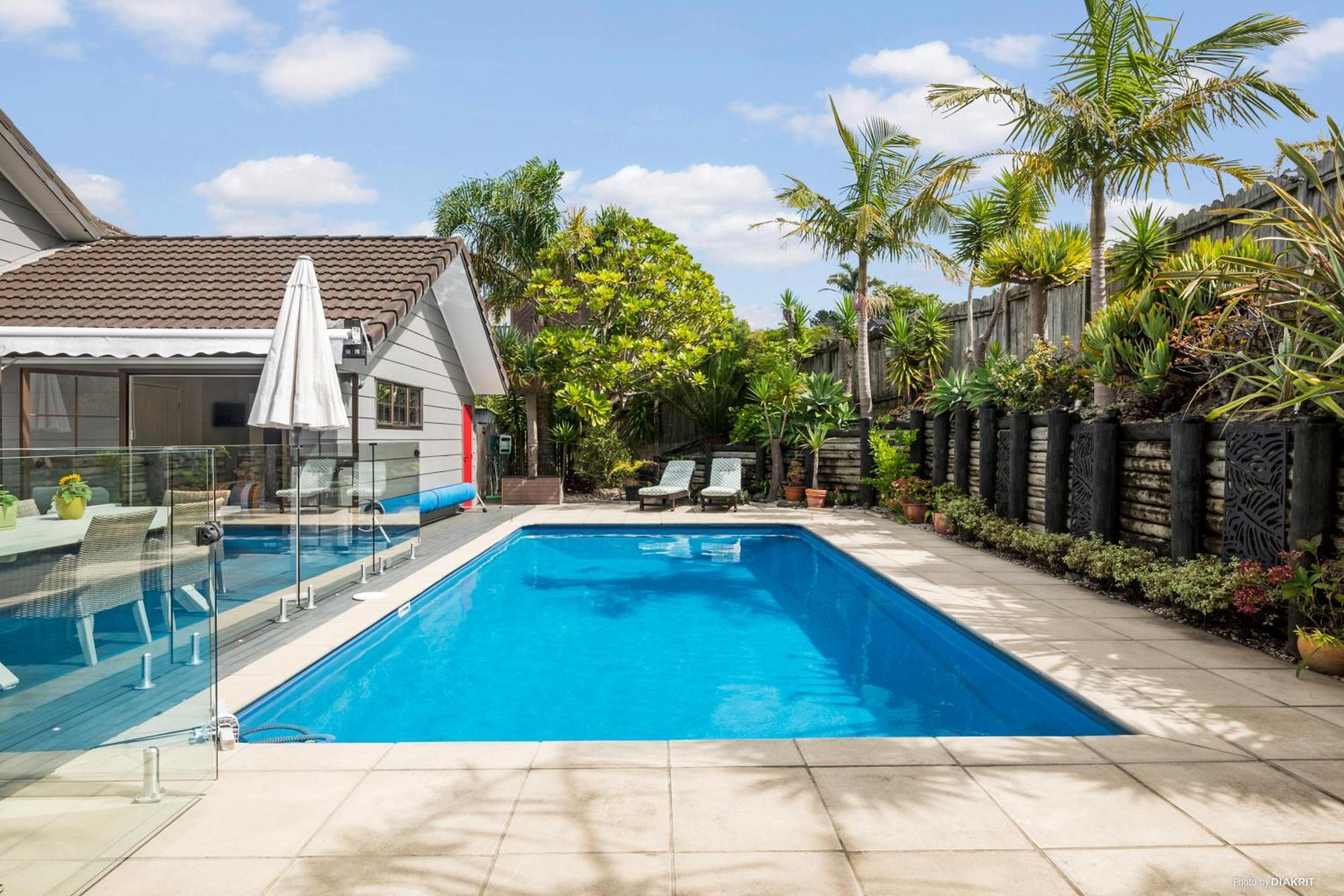 Villa With Pool In Browns Bay Auckland Bagian luar foto