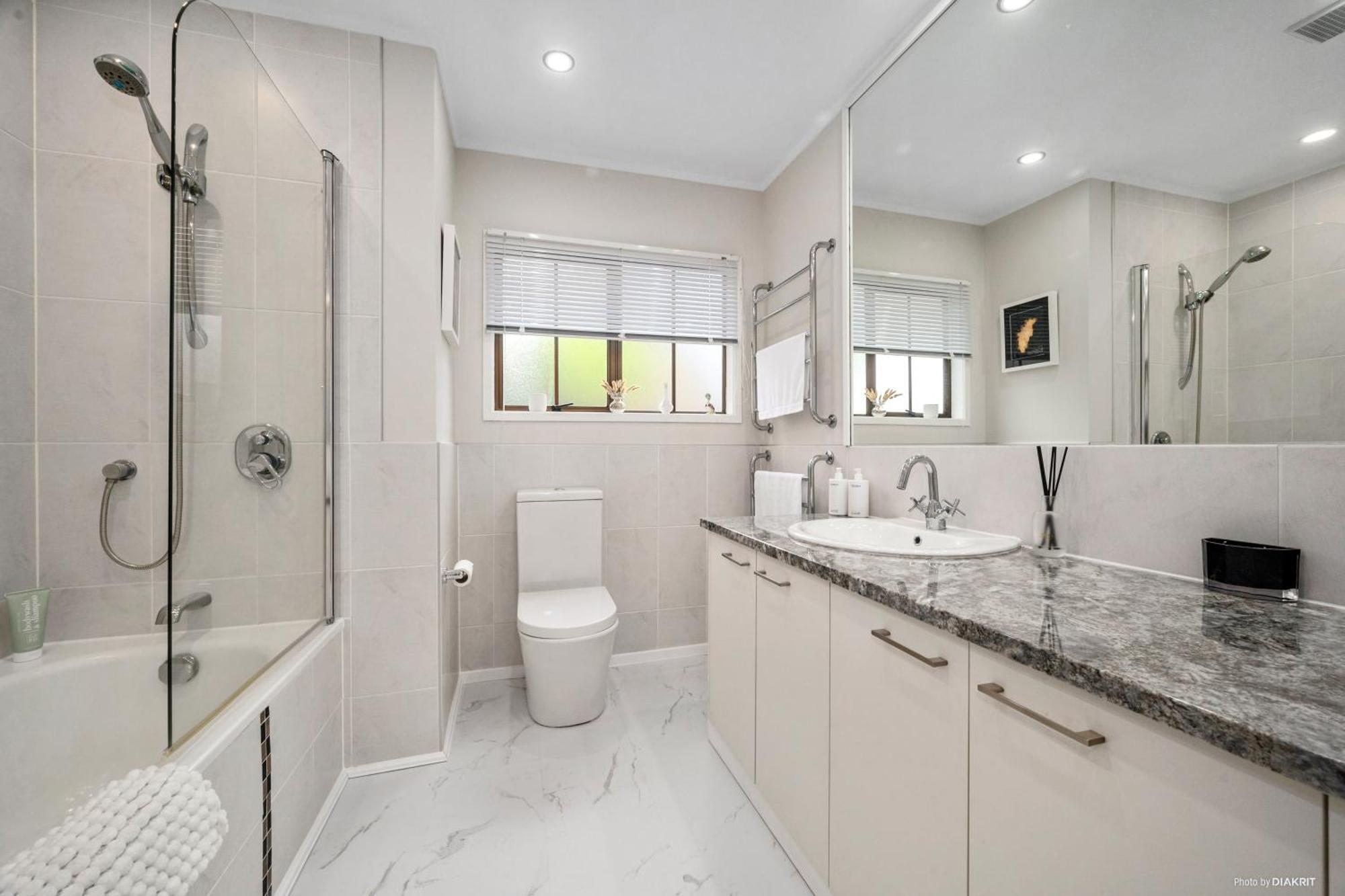 Villa With Pool In Browns Bay Auckland Bagian luar foto