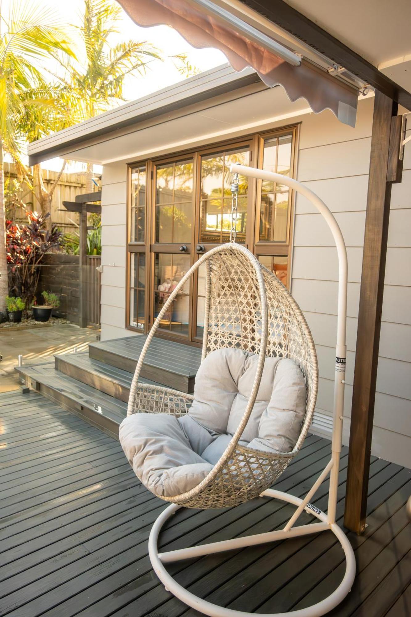 Villa With Pool In Browns Bay Auckland Bagian luar foto